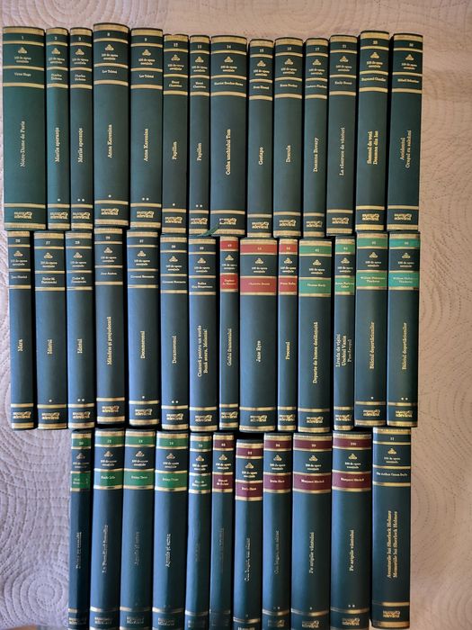 Cărți  din Biblioteca Adevarul.