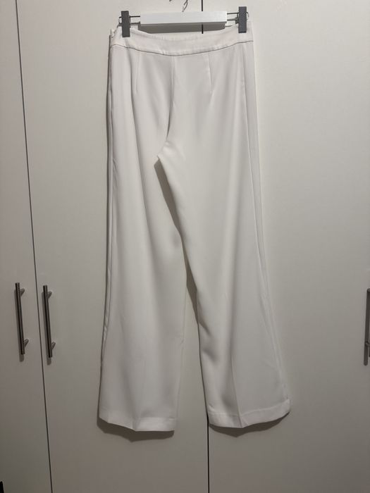 Pantaloni albi loose fit cu talie înaltă Zara mărimea M