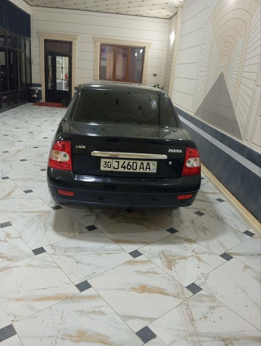 Lada priora 1.6 srochni sotiladi