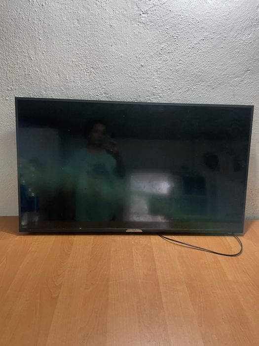 Спрочно продам телевизор