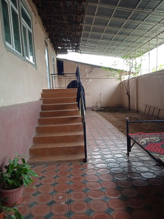 Срочно уй сотилади хонадон жудаям файизли 3.5 сотих 6 хонали