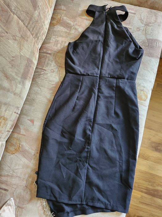 Елегантна черна рокля