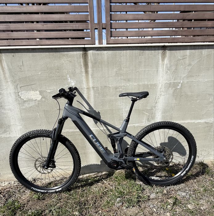 Bicicleta electrica cube  stereo hybirid 140 hpc