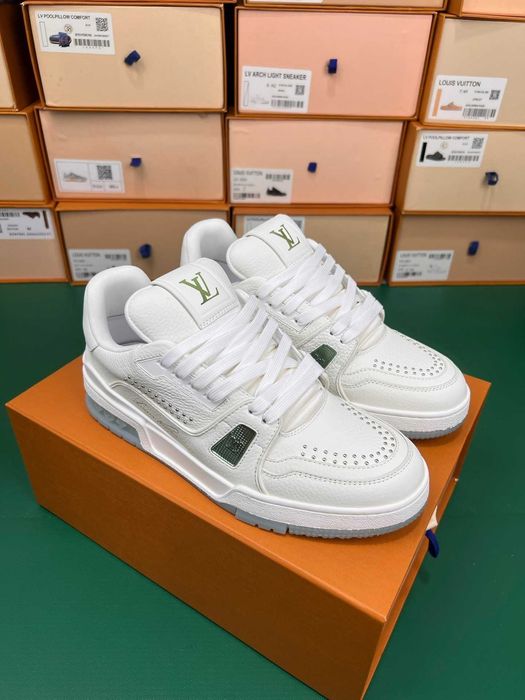 Adidasi Louis Vuitton Trainer Premium