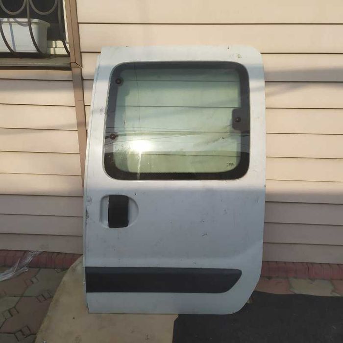 Дверь Renault Kangoo