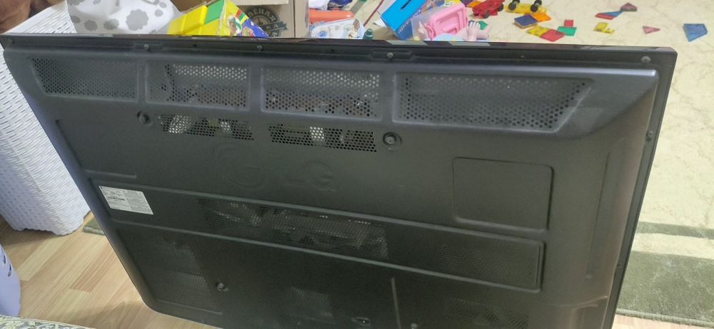 Телевизор LG 102 см