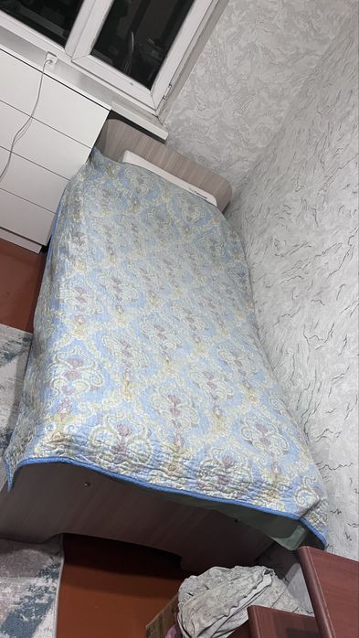 односпальную кровать