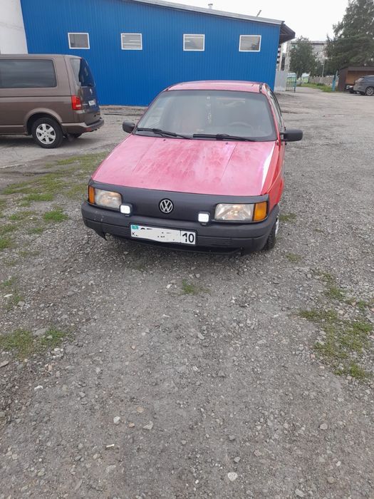 Продам автомобиль Volkswagen Passat 1993 г.
