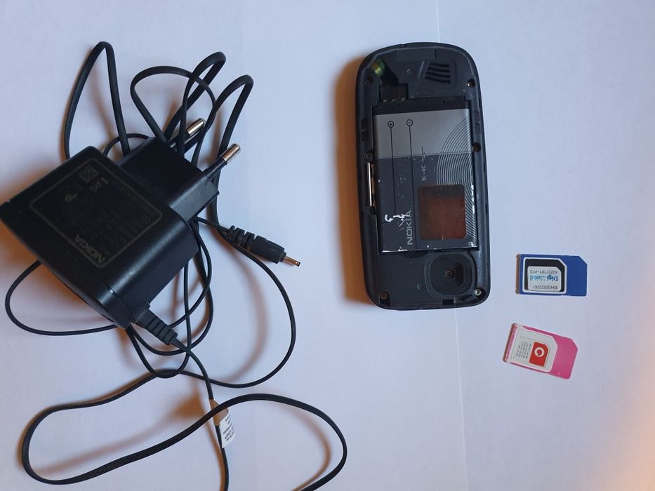 Telefon Nokia 2220s functional necodat taste butoane senior sina slide