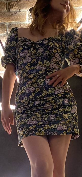 Продам красивое платье. Размер Xs