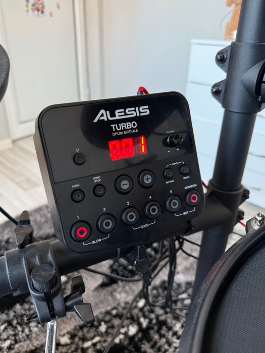 Продавам електрически барабани”Alesis Turbo module”