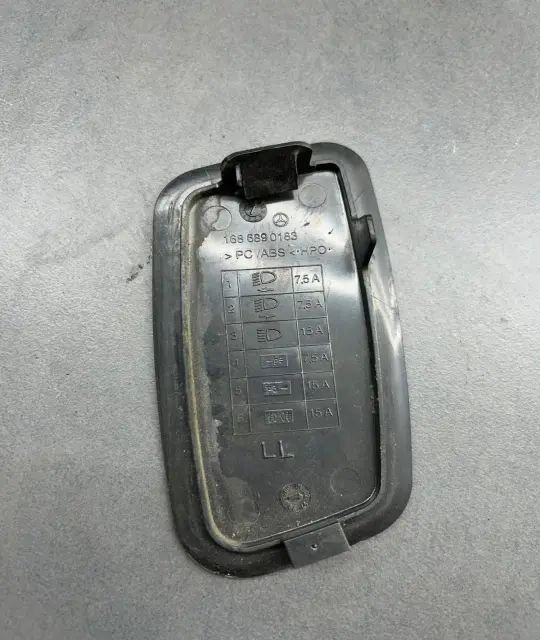 Capac panou sigurante 1686890183 Mercedes-Benz A-Class 1999