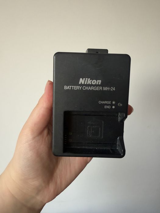 Зарядное устройство для Nikon MH-24