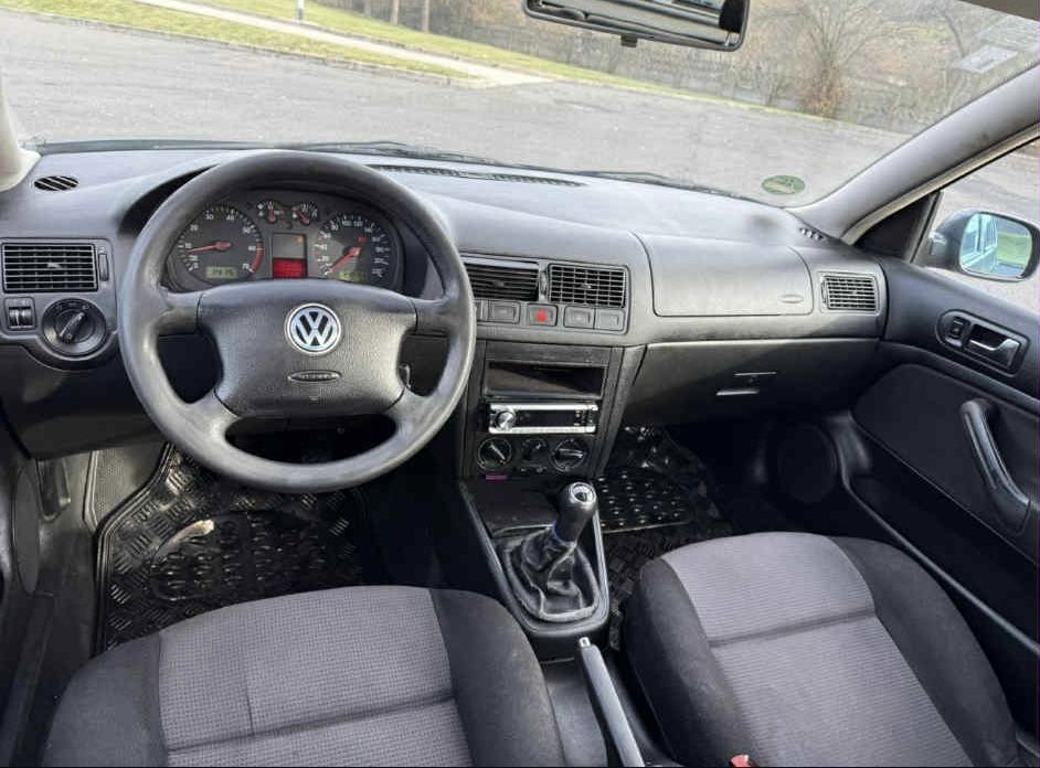 Volkswagen Golf 4 model edition 1.4