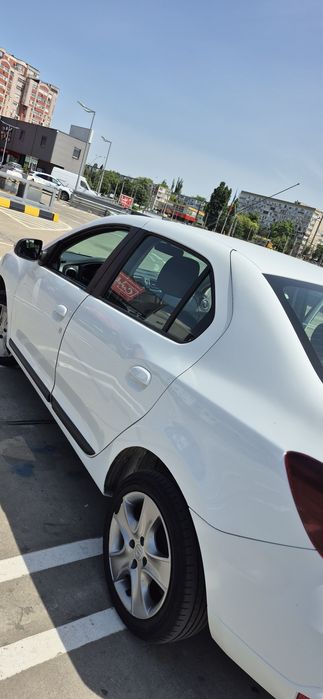 Vând Dacia Logan
