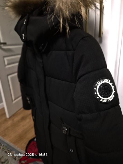 Срочно продам зимний пуховик для девочки