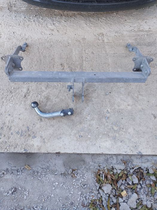 Теглич Субару Легаси.