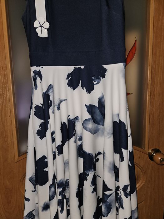 Вечернее платье с цветочным узором