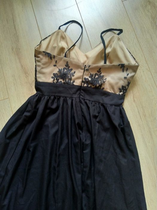 Дамска рокля за повод