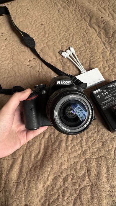 Зеркальный фотоаппарат Nikon D3200 (Идеальное состояние)