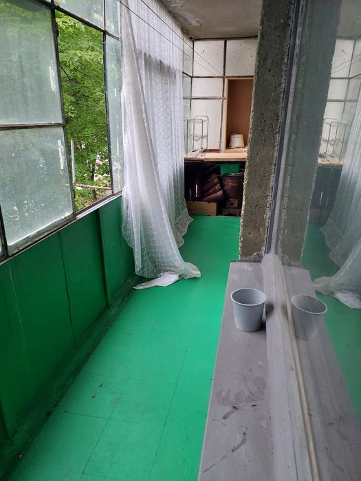 Дава се под наем Тристаен апартамент в Шумен, Център - 68 кв.м за 153 € - Снимка #2