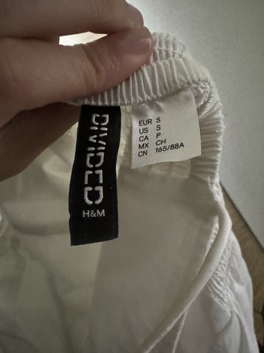 Белое платье H&M