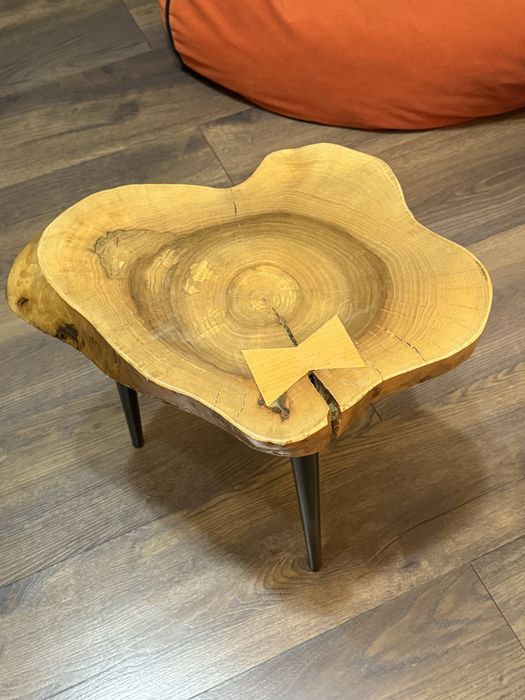 Masuta de cafea din lemn de nuc masiv