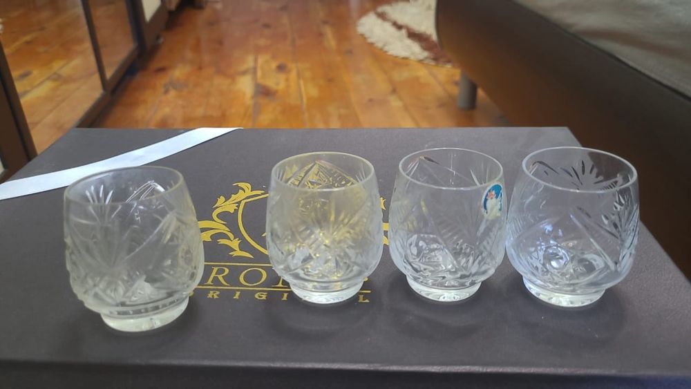 Хрустальные рюмки