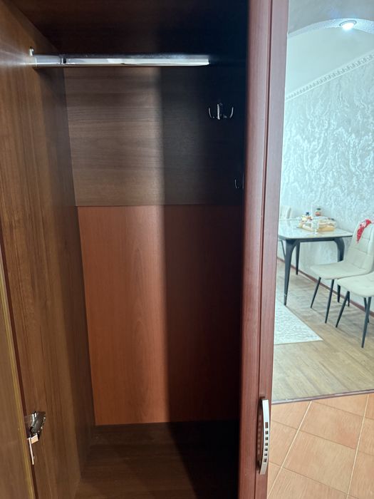 Отдам шкаф для прихожей