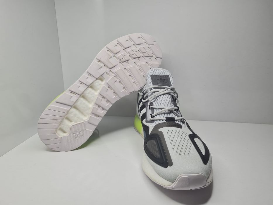 Маратонки Adidas Zx 2k Boost

Чисто нови с кутия.

Размер 45 1/3 стелка 29 см.

Цена 65 евро.