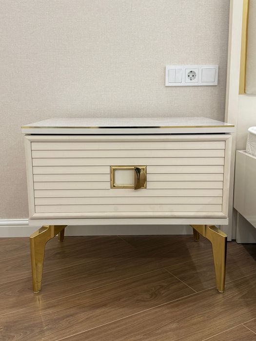 Кровать с 2 тумбами