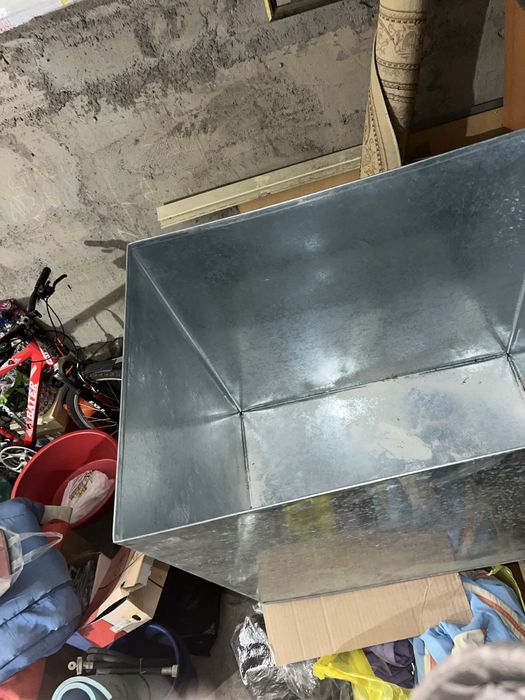 Бак из оцинкованного железа