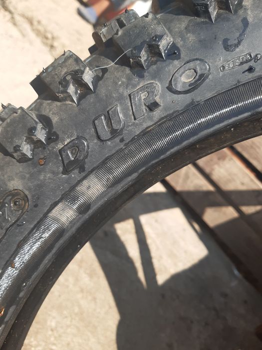 Vând două cauciucuri de față și unul pe spate de Enduro îs noi