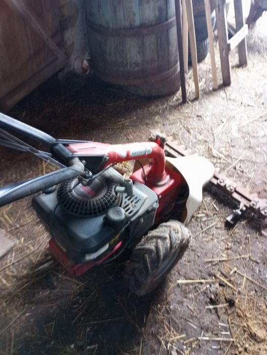 Vând cositoare m210