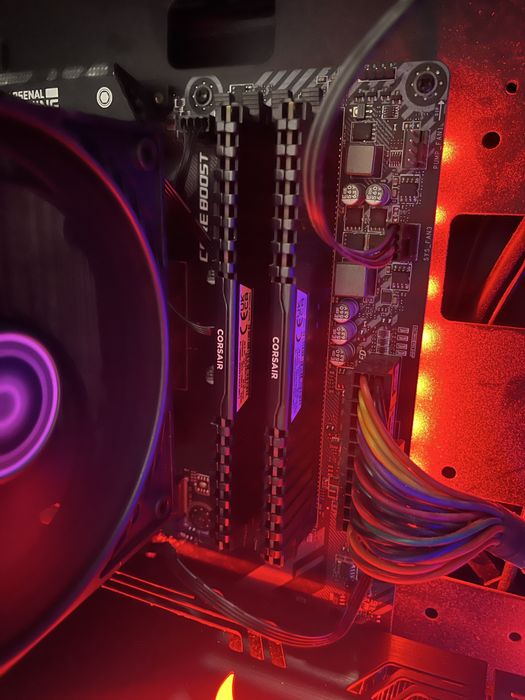 Гейминг конфигурация Ryzen 7 5700X 32GB RAM 3200MHz Radeon RX 6700XT 12GB 1TB NVMe M.2 SSD