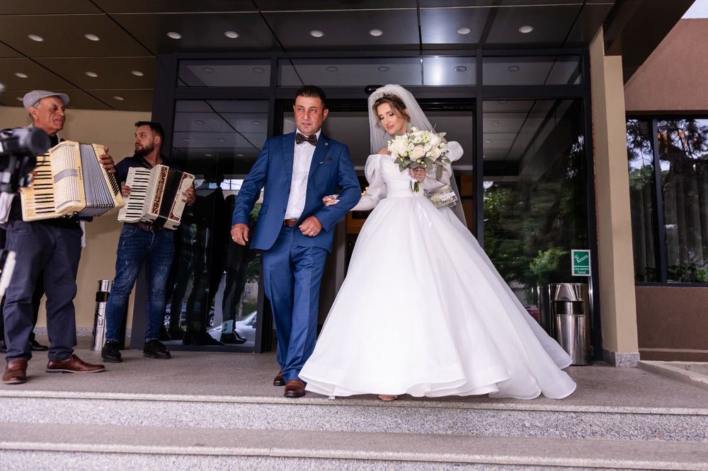 Vând rochie de mireasă