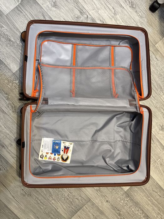 Чемодан большой, абсолютно новый