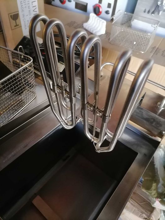 Фритюрници професионални фритюрник електр. чисто нови 8л.8+8л.