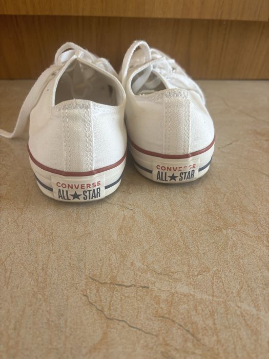 Бели кецове Converse