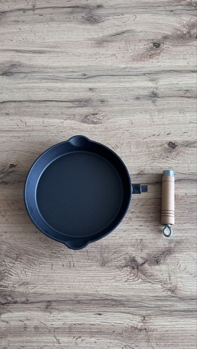 Чугунен тиган -24см - нов