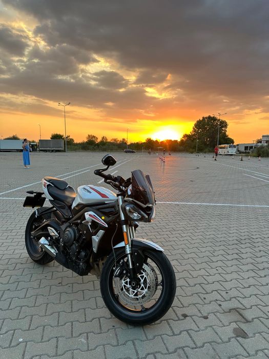 Vand Triumph triple S limitat A2