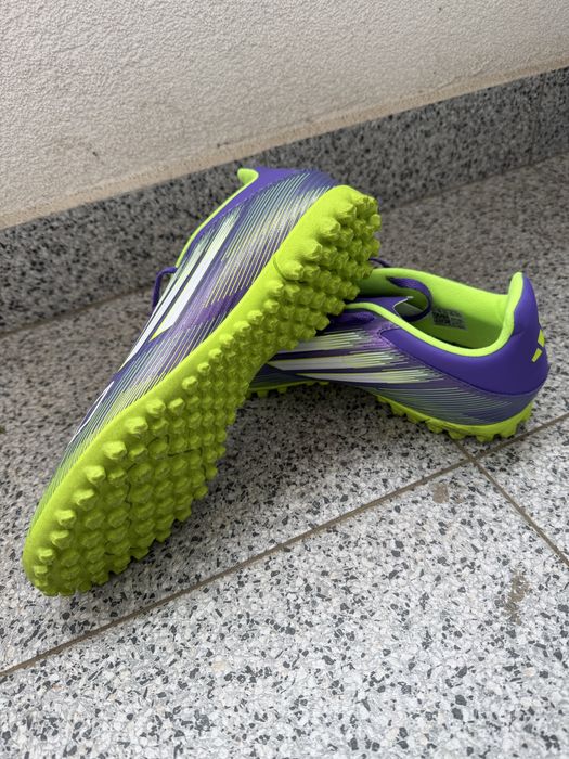 Ghete de fotbal Adidas f50