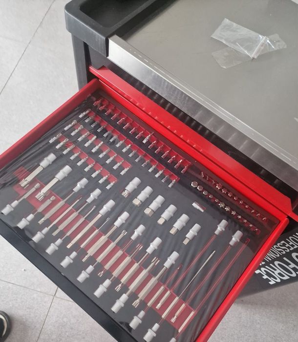 Продам набор инструментов