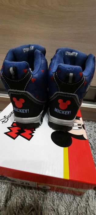 Продам новые сапоги размер 25