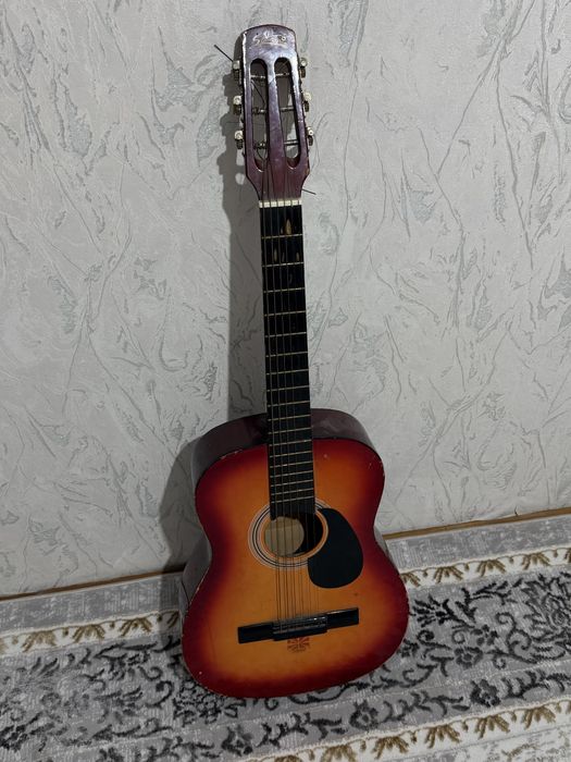 Продам гитару Starsun , б/у