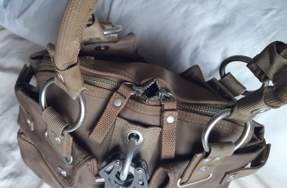 Geanta marca " George,Gina & Lucy"