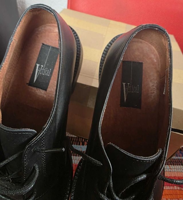 Pantofi eleganti din piele, talpa foarte rezistenta de crep, marime 45