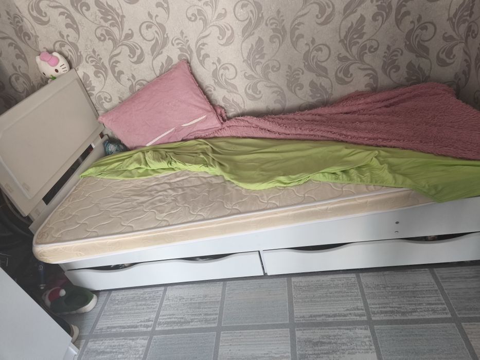 Продам кровать с ящиками