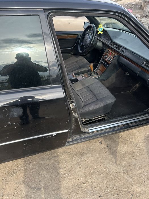 Продам или обменяю мерседес w124 е200