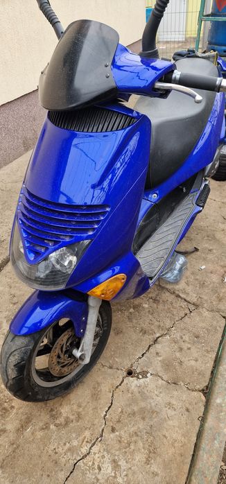 Vând Scuter aprilia leonardo 125cmc